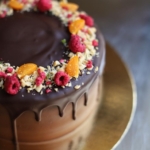 Chocolate cake with raspberries